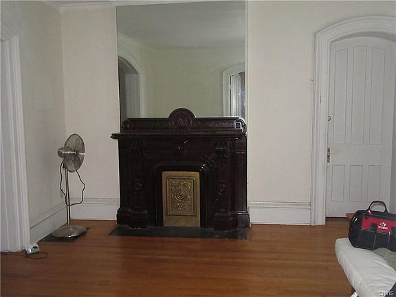 3rd image of 700 Court St