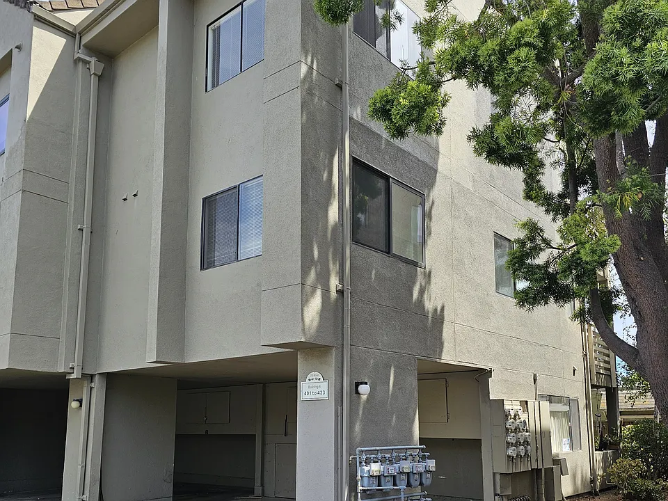 250 River St #420