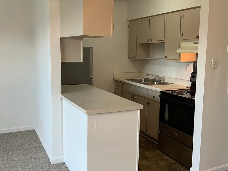 1020 E Main St #22 — Photo 3