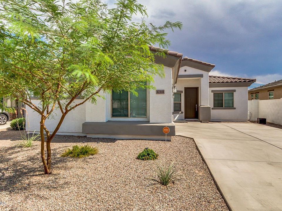 1st image of 42441 W Ramirez Dr