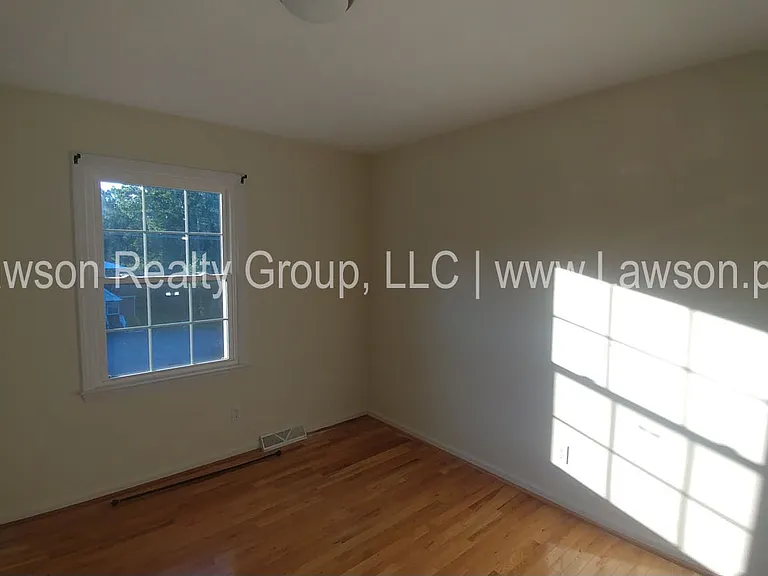 5405 Starkey Rd — Photo 15