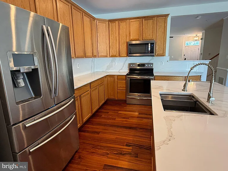 7581 Taunton Ct — Photo 9