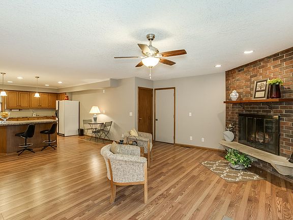 4th image of 212 S Miles Ave.
