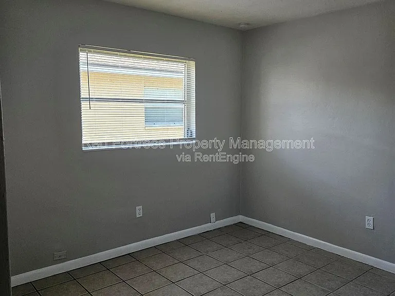 5436 6th Ave — Photo 6