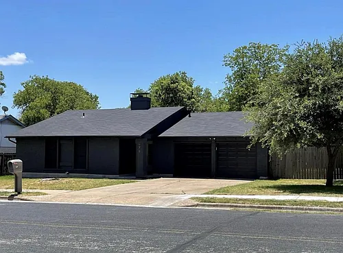 909 Cripple Creek Dr Photo 1