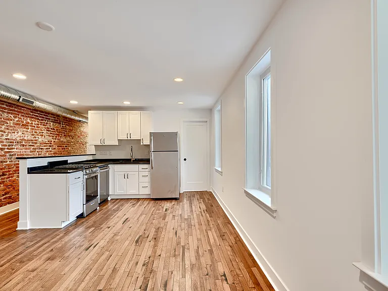 3201 Eastern Ave #2 — Photo 3