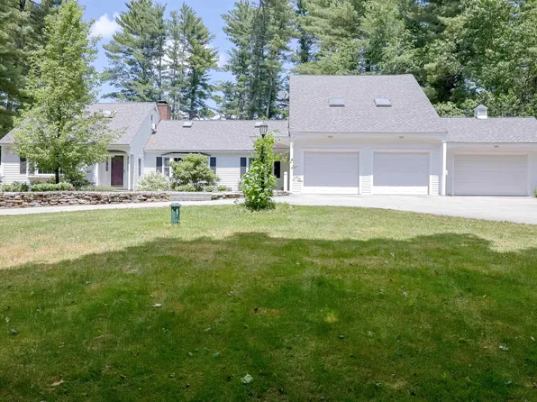 15 Pinewood Drive, Amherst, NH 03031