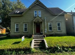 138 Tomhannock Rd, Valley Falls, NY 12185