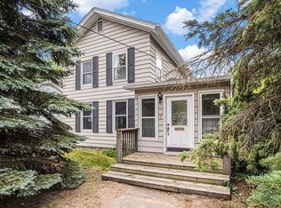 526 E Savidge St, Spring Lake, MI 49456