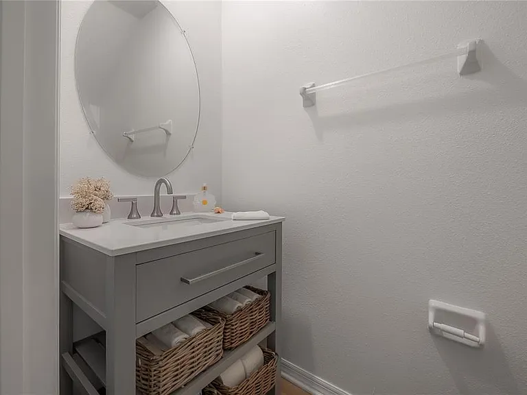 5223 Forum Blvd — Photo 13