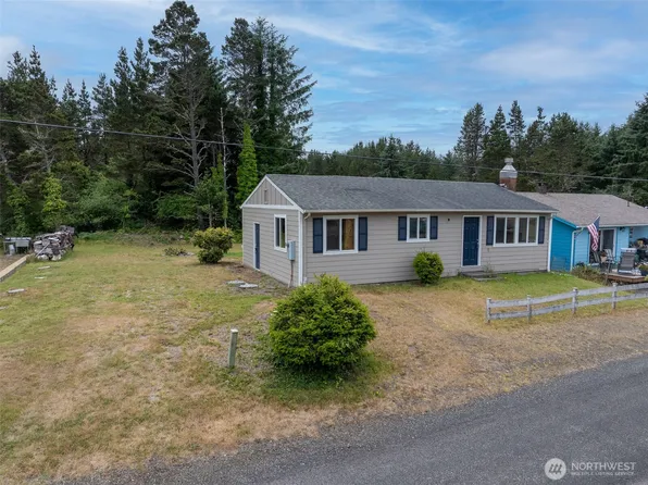 1412 170 Place, Long Beach, WA 98631