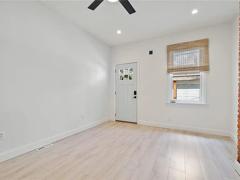 5140 Dresden Way — Photo 4