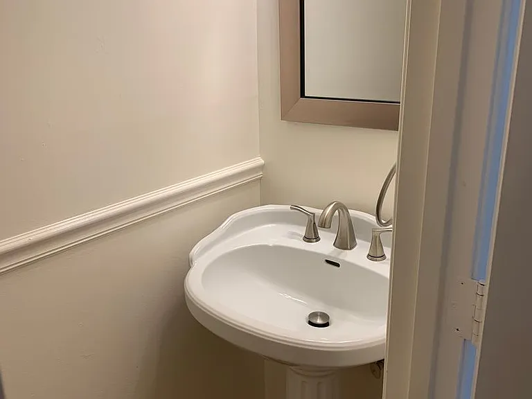 114 Southampton Ct #1 — Photo 8