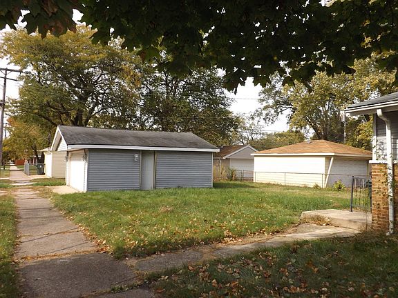 2nd image of 14644 Blackstone Ave