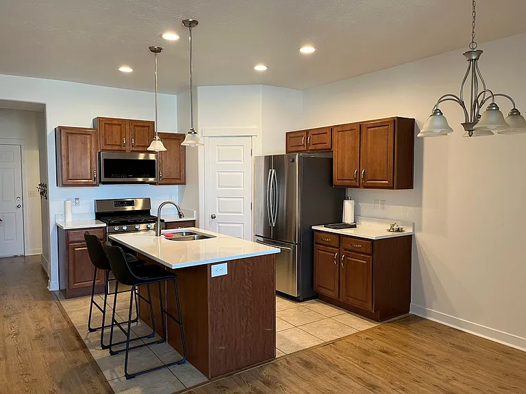5434 W Fairgrove Ln — Photo 4
