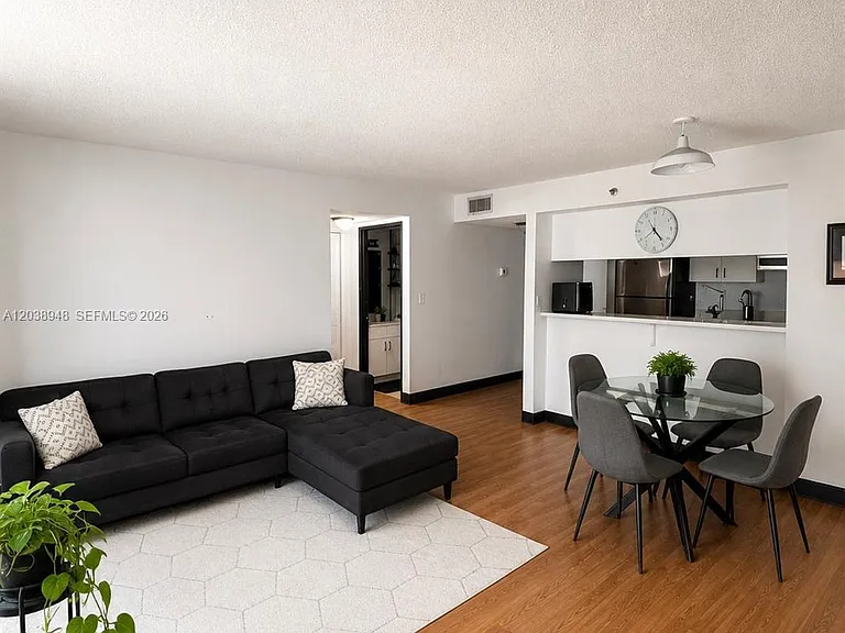 800 N Miami Ave #E-305 — Photo 6