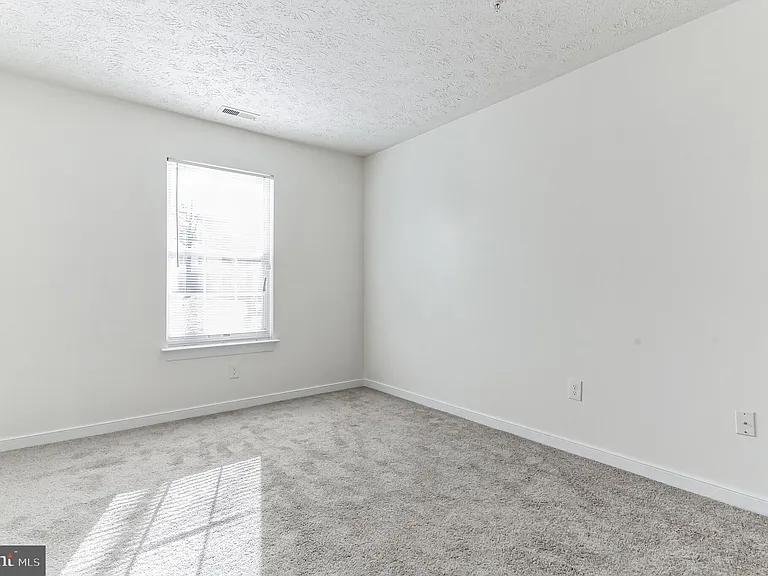 2405 Forest Edge Ct #103 — Photo 29