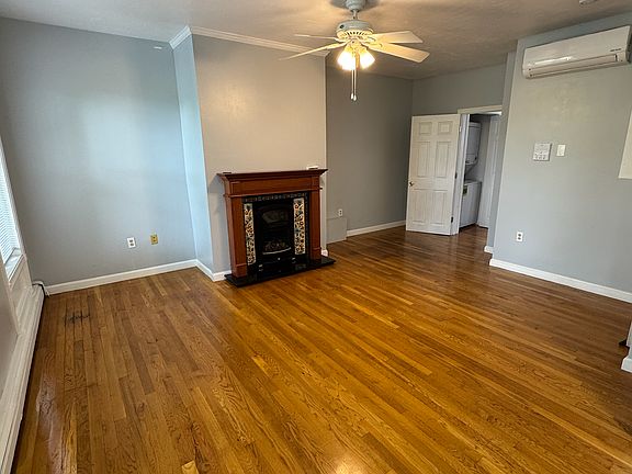 2nd image of 235 Northampton St APT 3