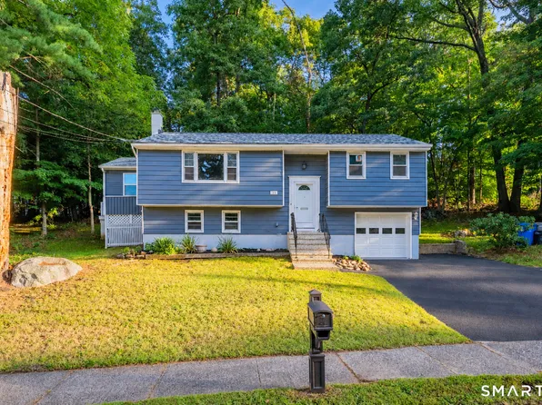 17 Rhoda Lane, Bristol, CT 06010