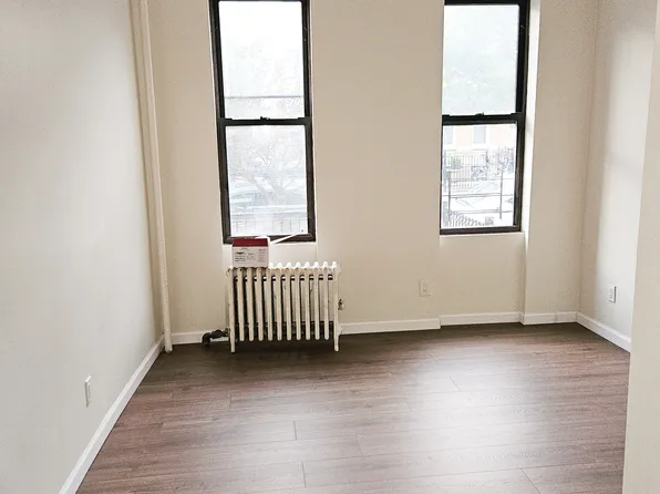 30-17 42nd Street 1L image 7 of 7