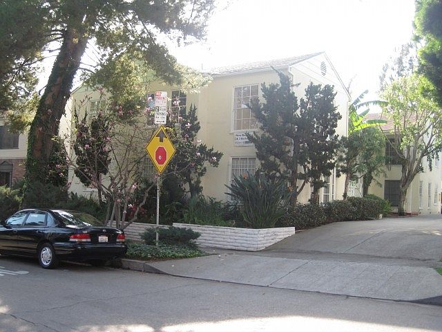 2nd image of 455 Kelton Ave
