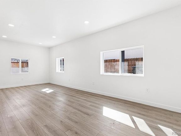 4th image of 2280 S Decatur