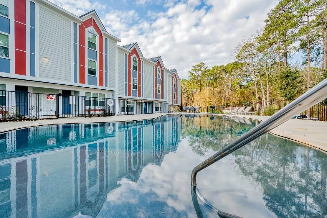 1 bed, 1.0 bath, 750 sqft, $1,300 — Photo 4