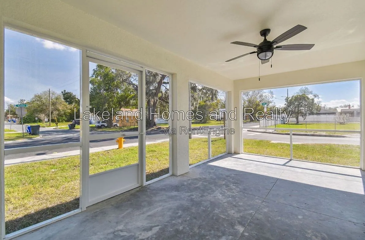 3 bed, 2.0 bath, 1100 sqft, $1,750 — Photo 4