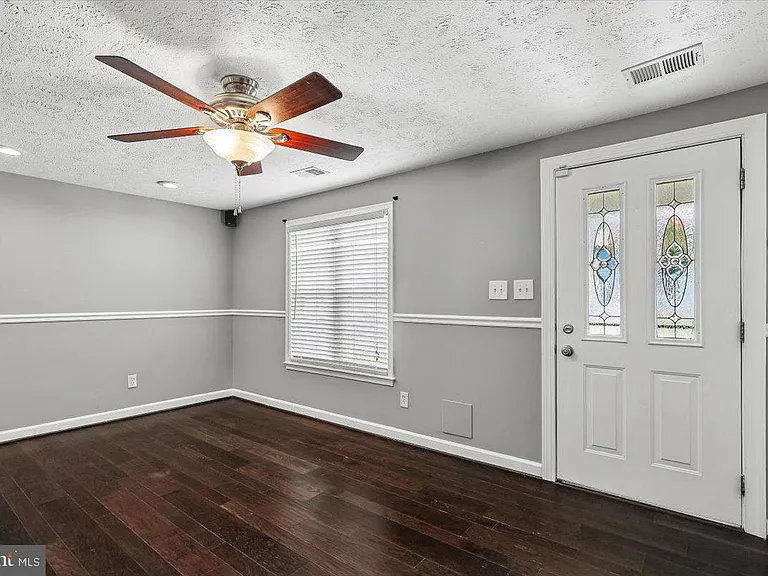 1594 Lodge Pole Ct — Photo 3