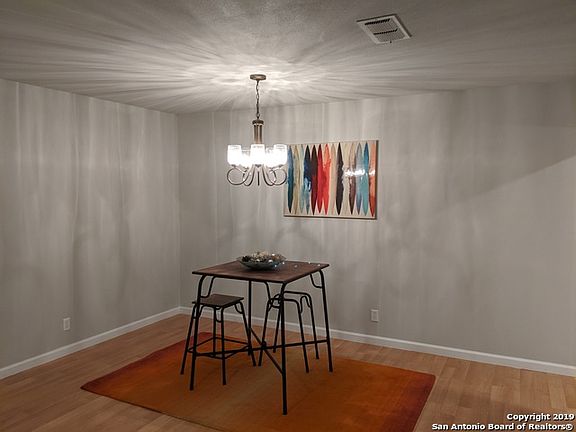 4th image of 217 E Langley Blvd