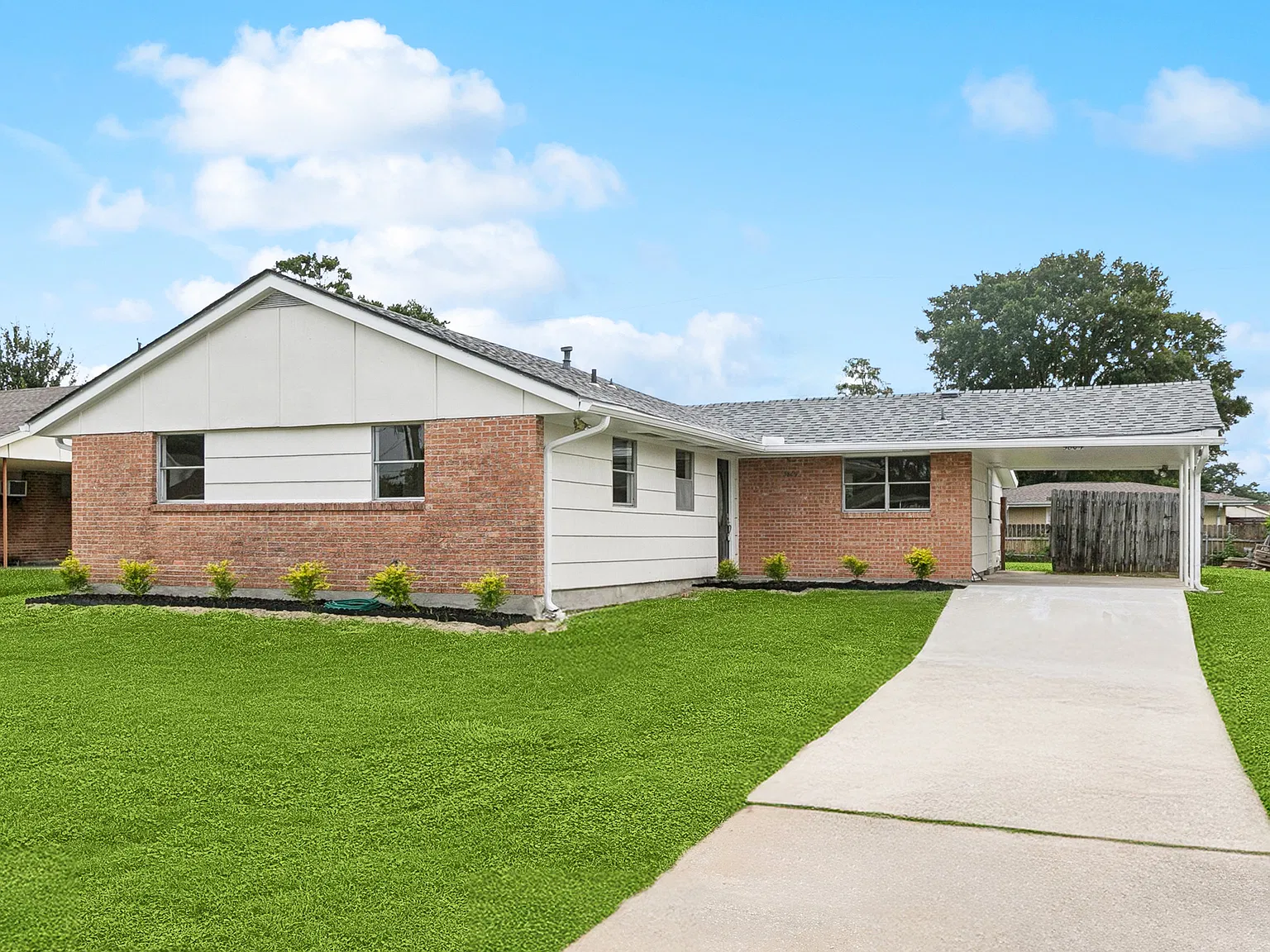 3 bed, 1.5 bath, 1457 sqft, $2,250 — Photo 2