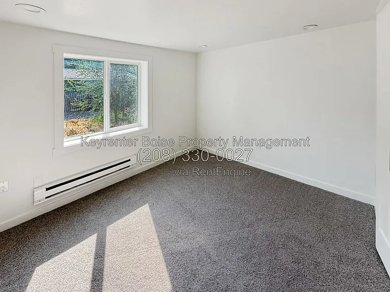 611 20th Ave S — Photo 4
