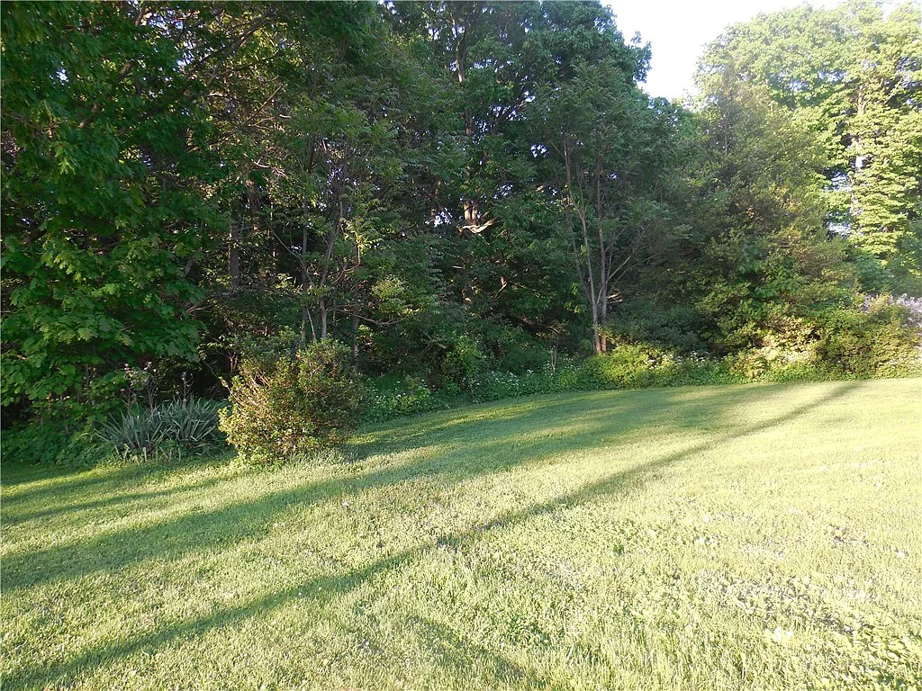 0 Crest Dr photo 1