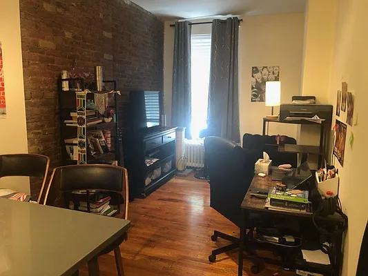 Rented by Chartwell Manhattan Realty | media 10