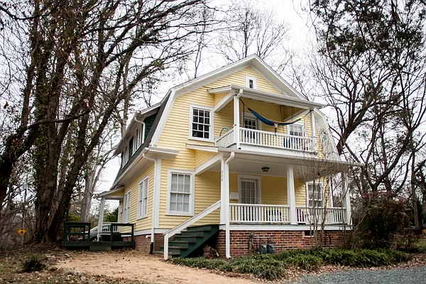Gorgeous 3br cottage apartment on North St. — Photo 1