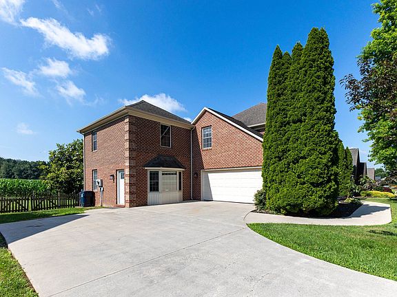 4th image of 3015 Nutmeg Ct