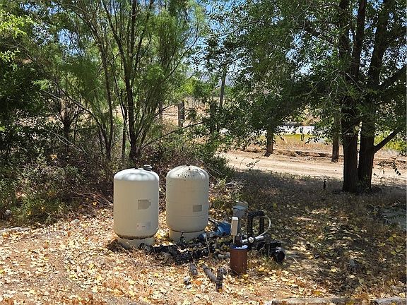 5th image of 38800 Bahrman Rd