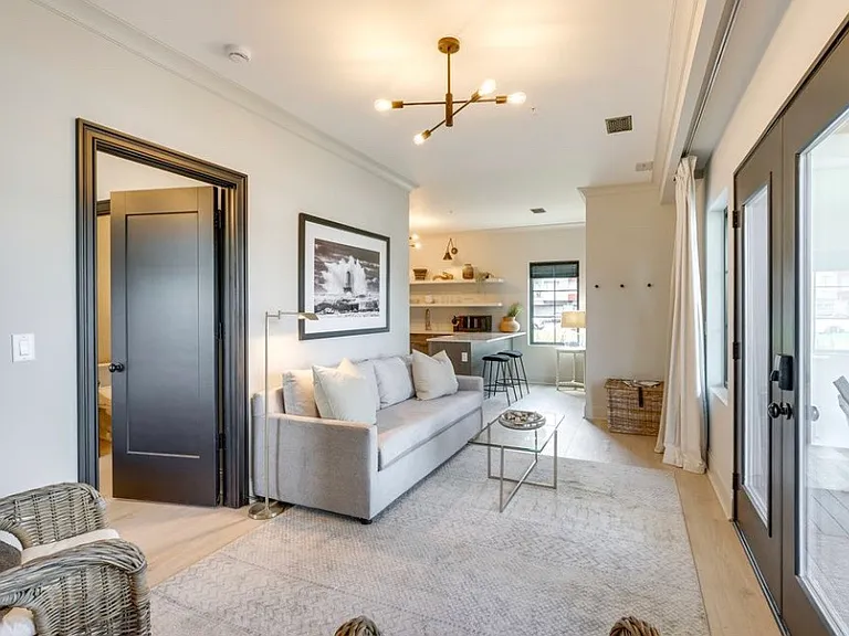 411 S Rath Ave #2 — Photo 4