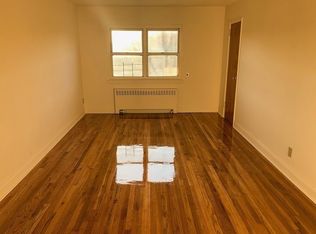 13707 70th Ave #1, Flushing, NY 11367
