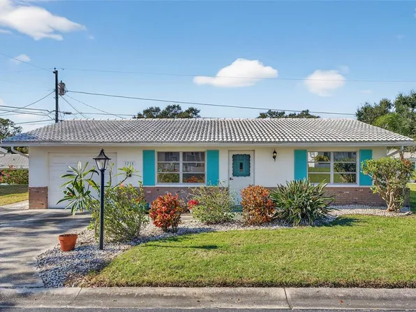 9238 140th Ln, Seminole, FL 33776