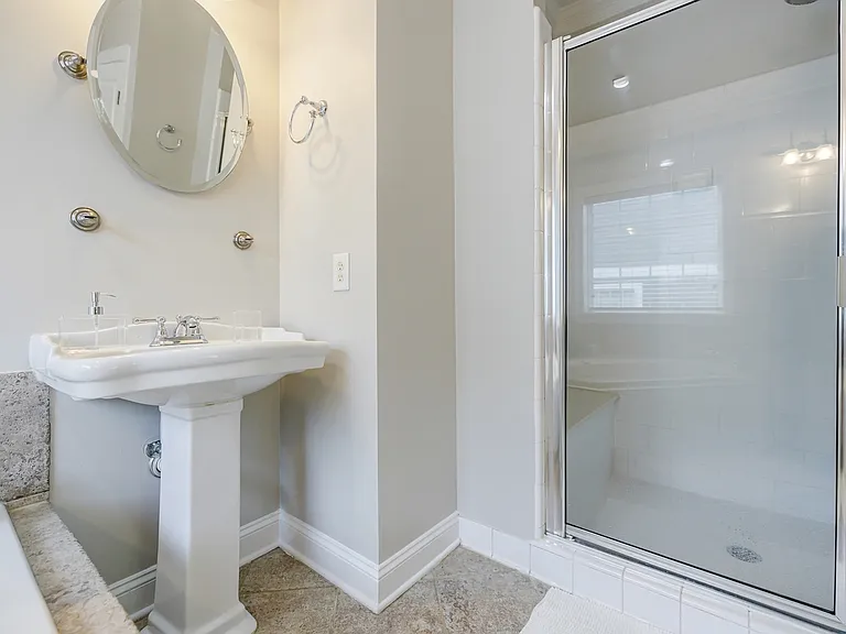 237 Carlyle Park Dr NE — Photo 23