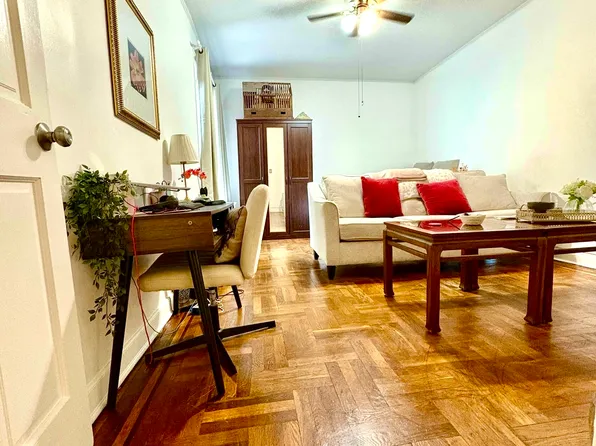 1045 Anderson Avenue 3D image 1 of 11