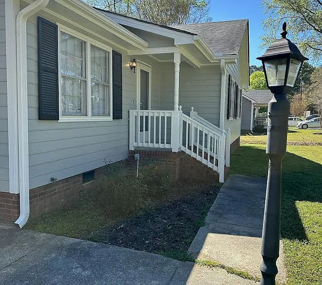 50 Monica Dr — Photo 3