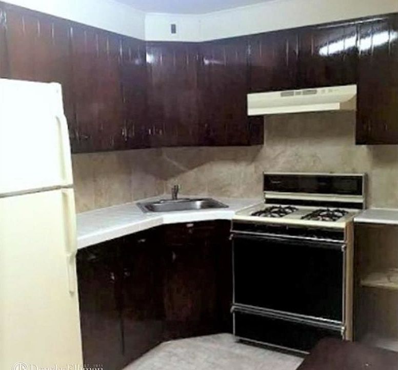 1st image of 2331 31st Ave #1