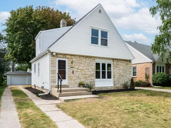 4915 North Berkeley BOULEVARD, Whitefish Bay, WI 53217