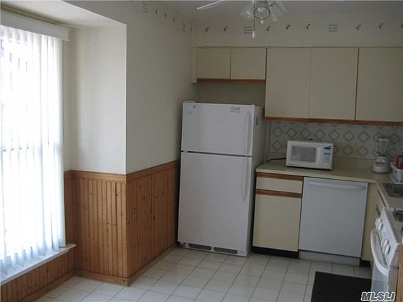 5th image of 14 Dogwood Ct