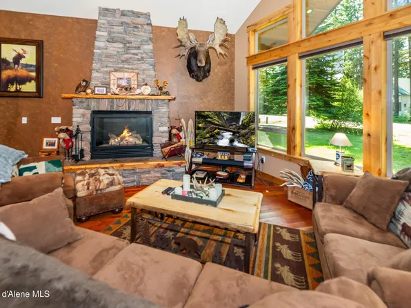 209 Missouri St, Coolin, ID 83821