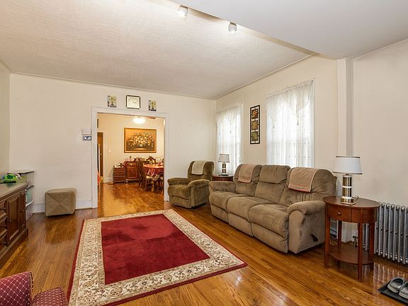 3rd image of 14730 Coolidge Ave