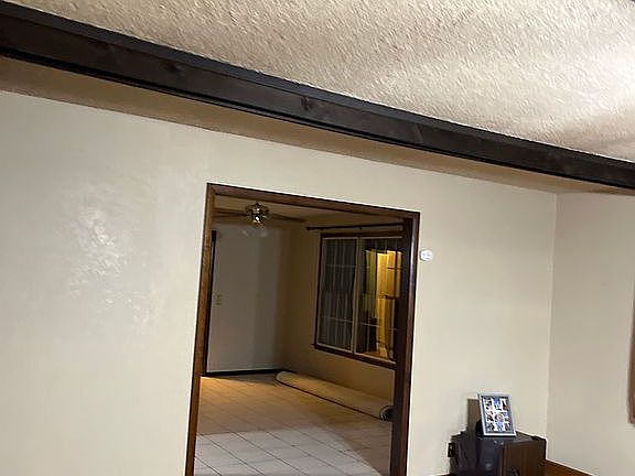 Family rm entry to dinning 