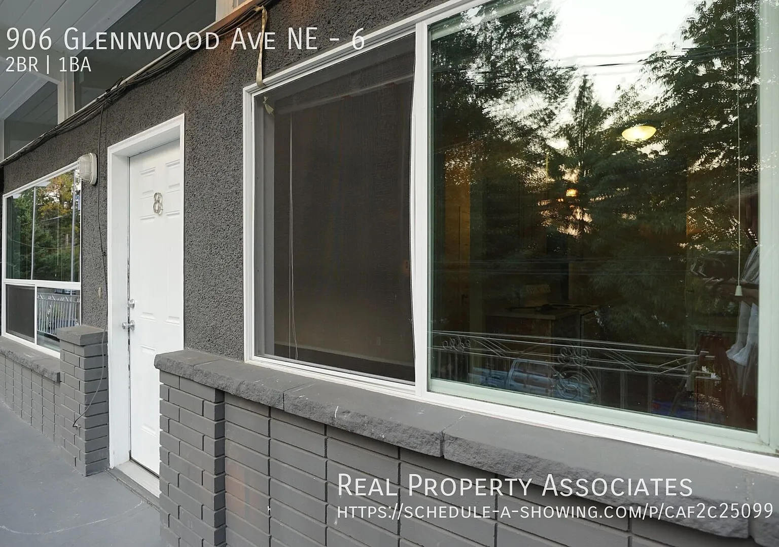 Top Floor Two Bedroom Apartment in Renton Near Boeing — Photo 3